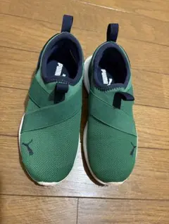 ⭐︎本日限定値下げ⭐︎Puma グリーンスニーカー スリッポン