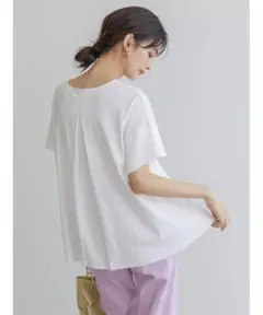 ホワイト Vネック フレアシルエット TシャツМサイズ