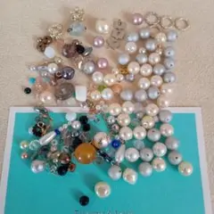 ビーズアソート多彩な色と形