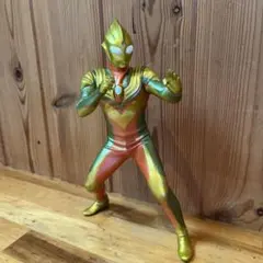 ウルトラマンティガ　フィギュア