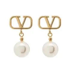 VALENTINOパールピアス