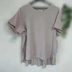 ベージュ 半袖 Tシャツ プリーツデザイン