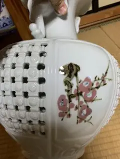 熊津窯 金一坤作 象嵌丸紋雲鶴文 大型梅 飾壺 作家物高麗青磁共箱高さ42.5㎝ Amazon.co.jp: 熊津窯 金一坤作 象嵌丸紋雲鶴文 大型梅 飾壺