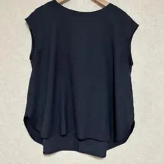 Clease ネイビー ノースリーブ ラウンドヘム トップス