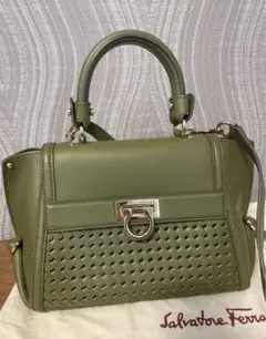 サルバトーレフェラガモ ソフィア グリーン