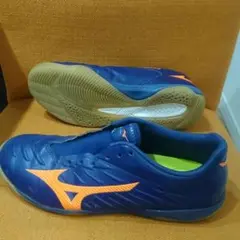 ミズノ REBULA フットサルシューズ