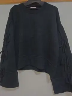 黒ニット　袖リボン付き 　アクリル100%