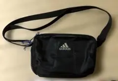 adidas ショルダーバッグ　ポシェット　黒