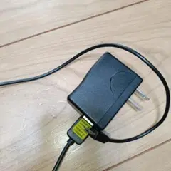 NTTドコモ ACアダプタ HW01