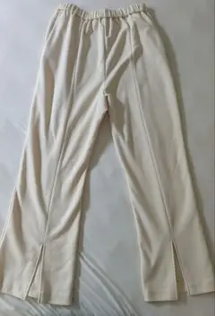 ロペ フレアパンツ　クリーム