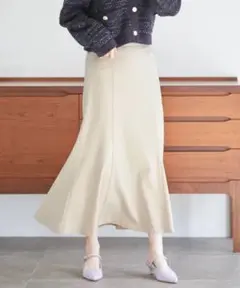 美品☆vis☆270days美ストレッチシリーズ☆マーメイドスカート☆ベージュ
