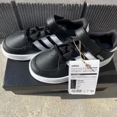新品　adidas 19cm ブラック