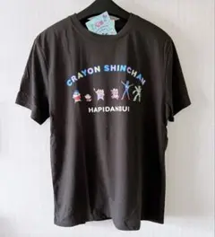《新品・タグ付き》 クレヨンしんちゃん×サンリオ　はぴだんぶい♡コラボTシャツ