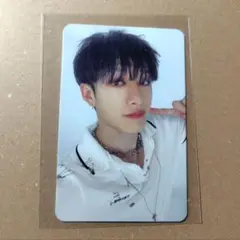 straykids バンチャントレカ 自撮り ピースサイン