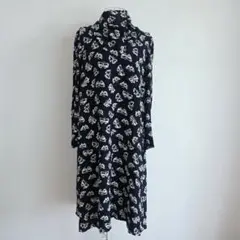 ハナエモリ　ワンピース　蝶柄　ネイビー ロングワンピース　Mサイズ
