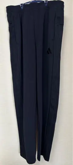 新品タグ付き　アディダス　ブラックトレーニングパンツ　Lサイズ　メンズジャージ
