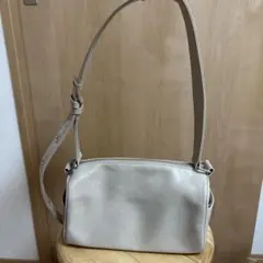 ベージュレザーショルダーバッグ