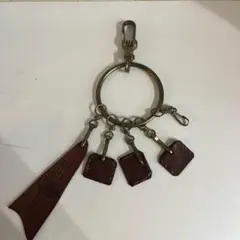 新品　金属製リングとレザー製ブラウン　キーホルダー