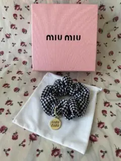 miu miu ドット柄 シュシュ ネイビー 美品 miu miu ドット柄 シュシュ ネイビー 美品 - メルカリ