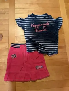 ストライプTシャツと赤いフリルスカートセット