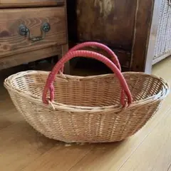 とっても可愛いかごです。ピクニック インテリア 色々お使いください。