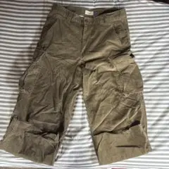 カーゴパンツ オリーブ色 多ポケット