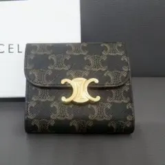 celine三つ折り財布 ロゴ入りモノグラムデザイン