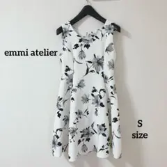 【美品】emmi atelier 花柄ノースリーブワンピース　S size