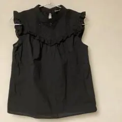 CHIP CLIP 黒 フリル ノースリーブシャツ
