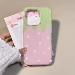 iPhone12 ケース　いちご　量産型　かわいい