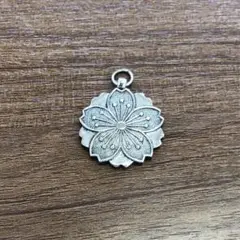 骨董品　軍人遺族記章　箱無し　本体のみ　勲章