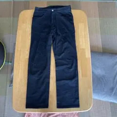 ユニクロ ブラックデニム メンズ