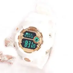 新品☆デジタル腕時計☆ホワイト&ゴールド