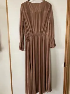 ストライプ柄ブラウンロングワンピース