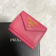 極美品✨PRADA プラダ 折り財布 サフィアーノレザー ゴールド金具 ピンク