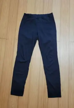 ユニクロ　パンツ　黒