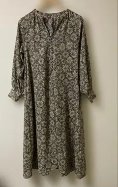 ITEMS URBAN RESEARCH　花柄総柄　Vネック長袖ワンピース