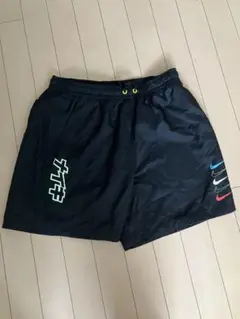 NIKE カタカナ ショートパンツ　黒Lサイズ