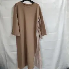 値下げ ベージュ サイドプリーツ 長袖ワンピース 秋冬 大人