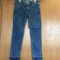 スリムジーンズ