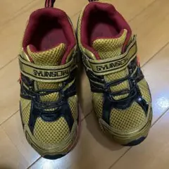 瞬足ゴールド/レッド スニーカー