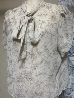 ボウタイ　　ブラウス