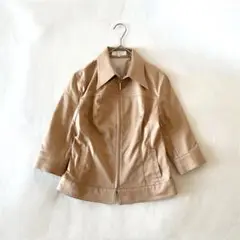 《クードシャンス》【サイズ38】ジャケット ベージュ ゴールドジップ 上品 春秋