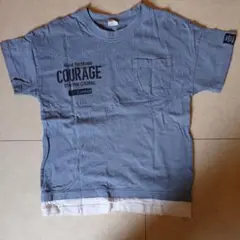 青いポケット付きTシャツ