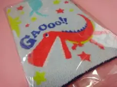 恐竜　タオルハンカチ　(中古品)