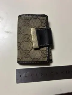 GGマーク ベージュ×ブラックキーケース GUCCI