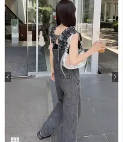 フリル付きブラックサロペット dh1285