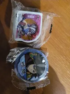 未使用非売品くら寿司鬼滅の刃冨岡義勇 缶バッジ+猗窩座消しゴム