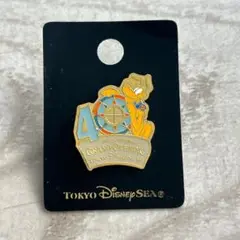 未使用★東京ディズニーシー グランドオープン記念ピンバッジ プルート 台紙付き