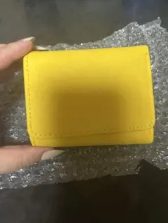 イエロー三つ折り財布【新品未使用】